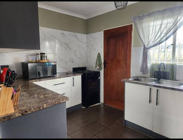 3 BEDROOM CLUSTER FOR SALE IN EDLEEN